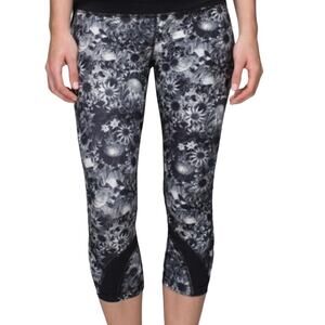 Lululemon Run: Inspire Crop II Luxtreme Flowabunga